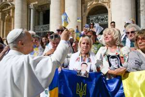 Матері та дружини загиблих Героїв із Житомирщини здійснили паломництво до Італії та зустрілися з Папою