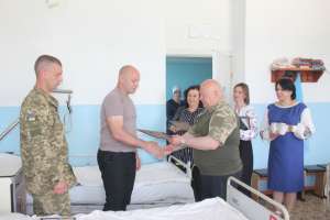 У День Героїв України міський голова відвідав військовослужбовців, які проходять лікування та реабілітацію