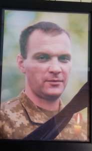 Мужньо захищаючи волю, незалежність і територіальну цілісність нашої держави, загинув наш земляк — Пінчук Олександр Васильович